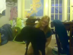 Blonde's dog is a nerd weenie.